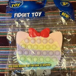 Hello Kitty Stress Relief Toy/Purse - gold chain included in purse. 👛